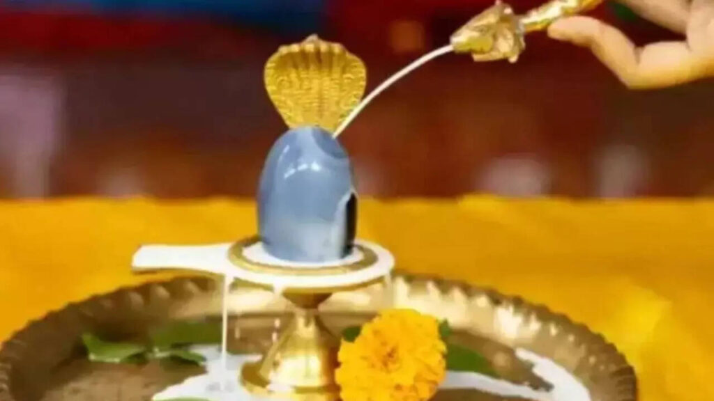 4 Powerful benefits of performing Rudrabhishek in Sawan mondays