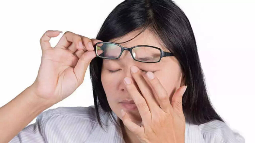 Left Eye Twitches: Chinese Astrology Predicts Luck or Trouble?